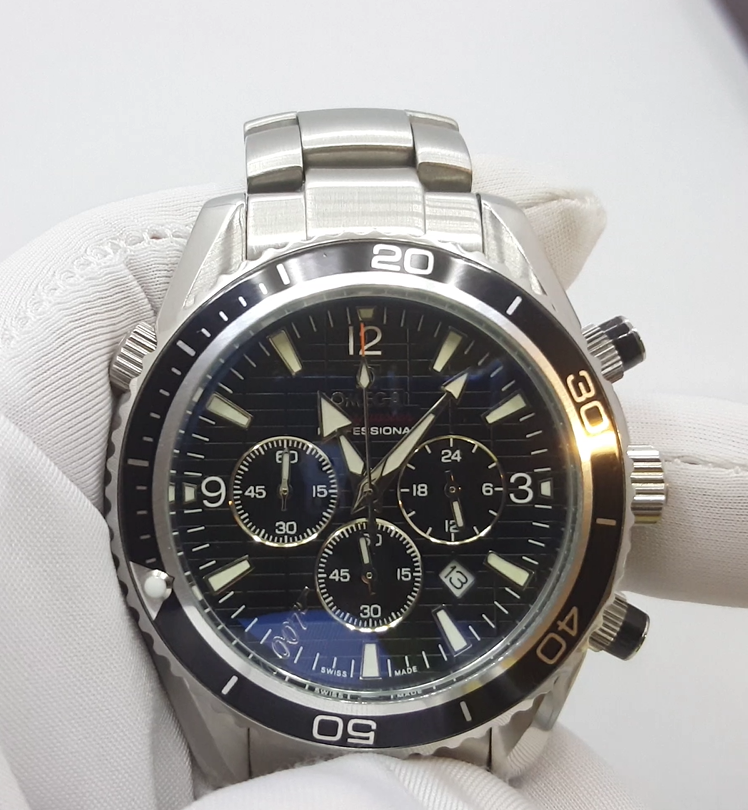 Omega chronograph. Хронограф Омега. Omega Speedmaster 57 professional. Часы мужские Омега оригинал. Часы Омега с хронографом.